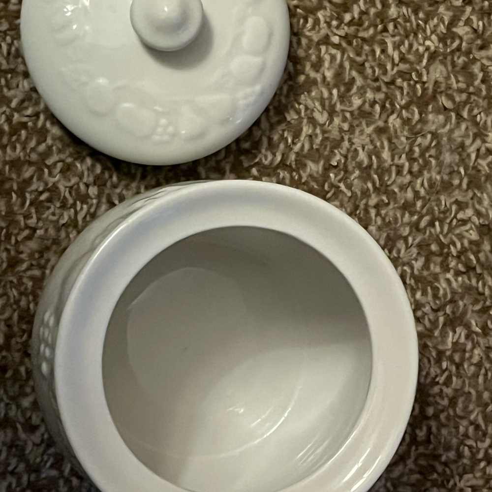 Tabletops Fruit de Blanc Sugar Bowl - Picture 3 of 5